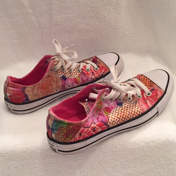 Floral converse. Size women’s 9. Men’s 7 - Picture 8 of 8